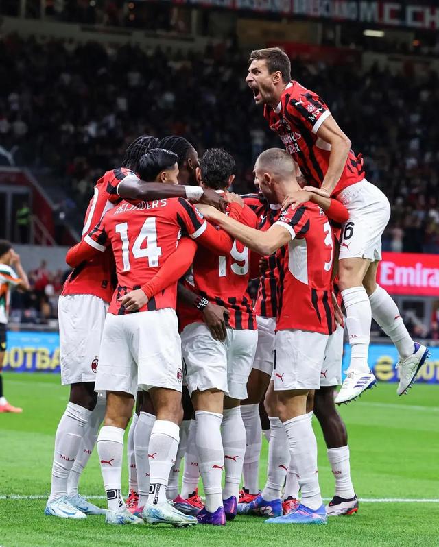 尤文图斯球员为下一场比赛做好准备 尤文图斯球员为下一场比赛做好准备