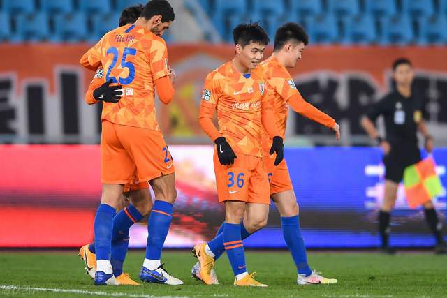 鲁能中场阻击对手,战术反击取分三分实现逆转的简单介绍 鲁能中场阻击对手,战术反击取分三分实现逆转的简单介绍