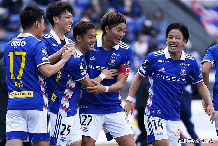 紧张足球比赛中球队表现出色,势如破竹的简单介绍 紧张足球比赛中球队表现出色,势如破竹的简单介绍