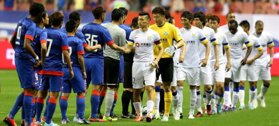 兰斯主场战平马赛，双方握手言和的简单介绍