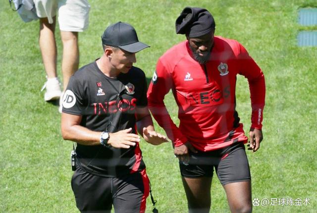 尼斯客场战胜摩纳哥,取得关键三分 尼斯客场战胜摩纳哥,取得关键三分