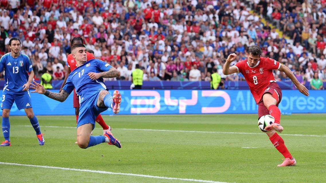 意大利足球比赛采取新的规则，得到球迷支持的简单介绍