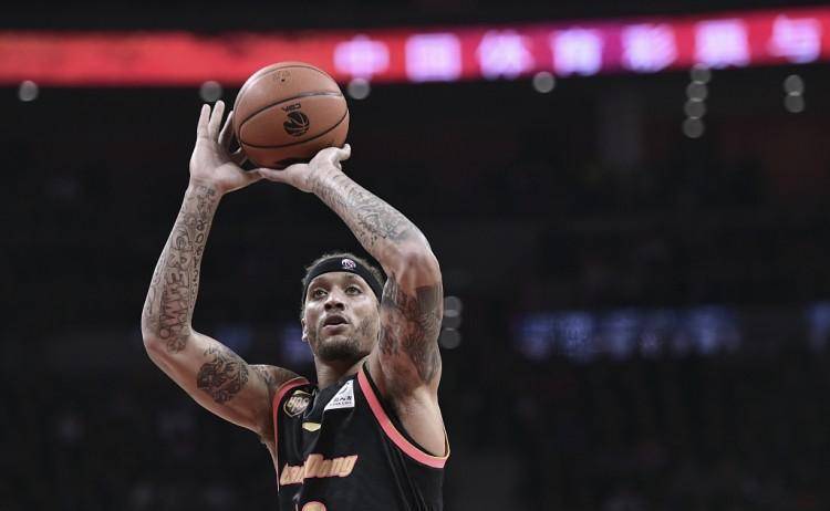 丹麦国脚受伤告别赛季,球队备战受挫 丹麦国脚受伤告别赛季,球队备战受挫