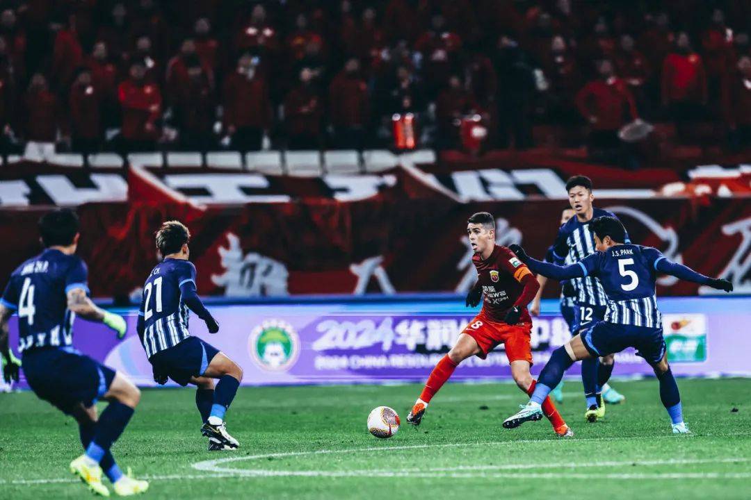 包含上港队长奥斯卡:全队士气高涨,信心满满的词条 包含上港队长奥斯卡:全队士气高涨,信心满满的词条