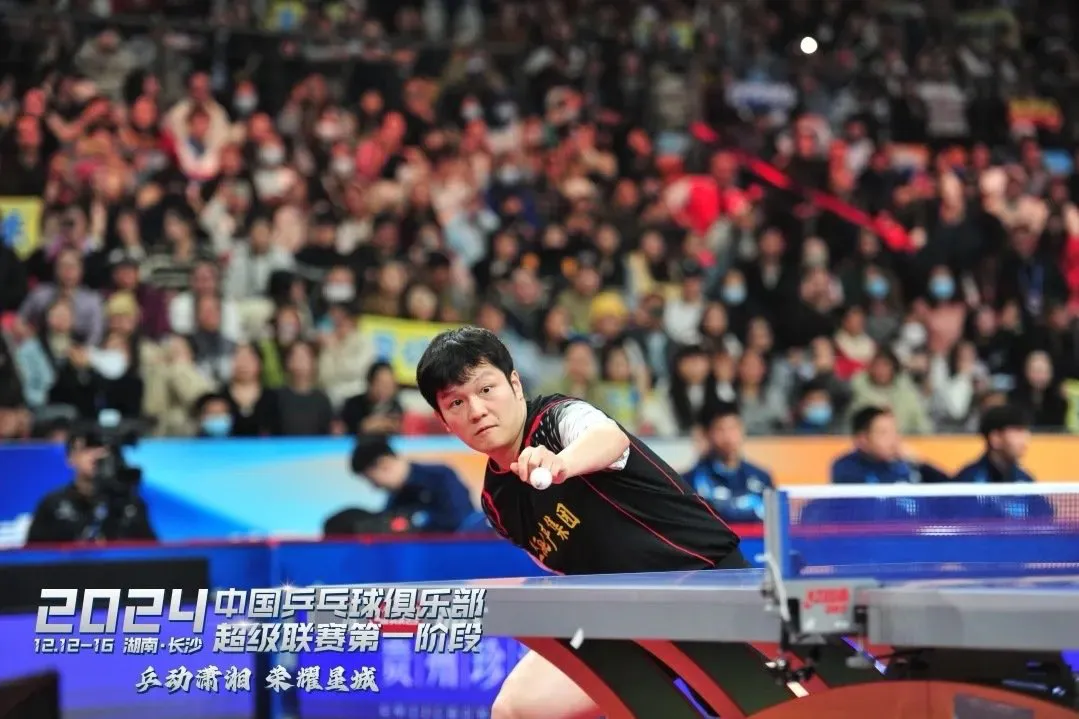 球场上的拼搏,国内球队迎接挑战 球场上的拼搏,国内球队迎接挑战