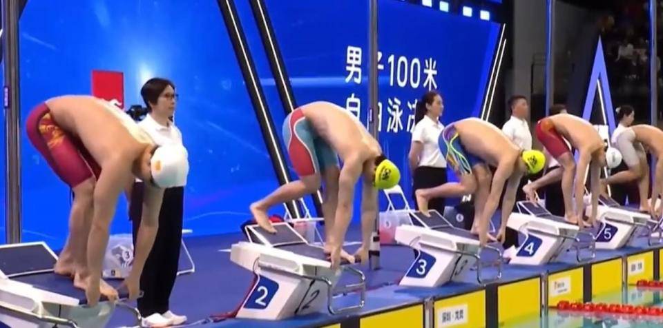 包含游泳决赛夺冠，中国运动员轻松摘金！的词条