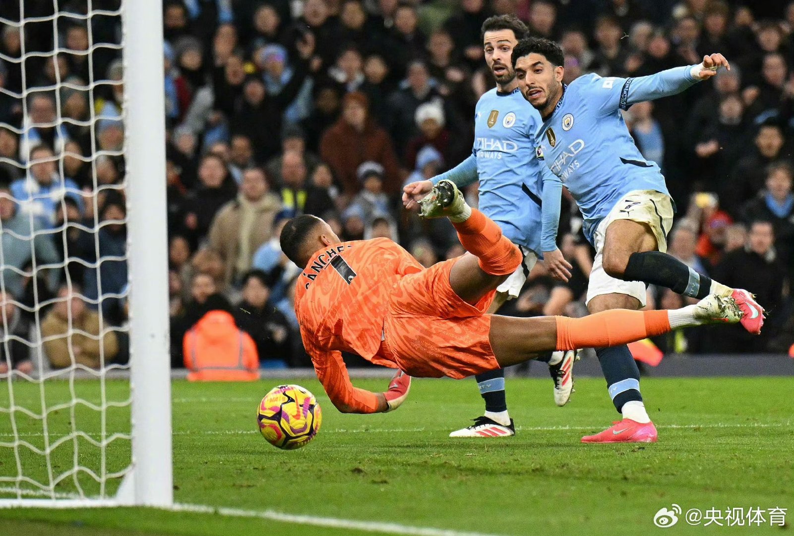 开云体育-曼城遭逆转，欧冠出局悬崖！