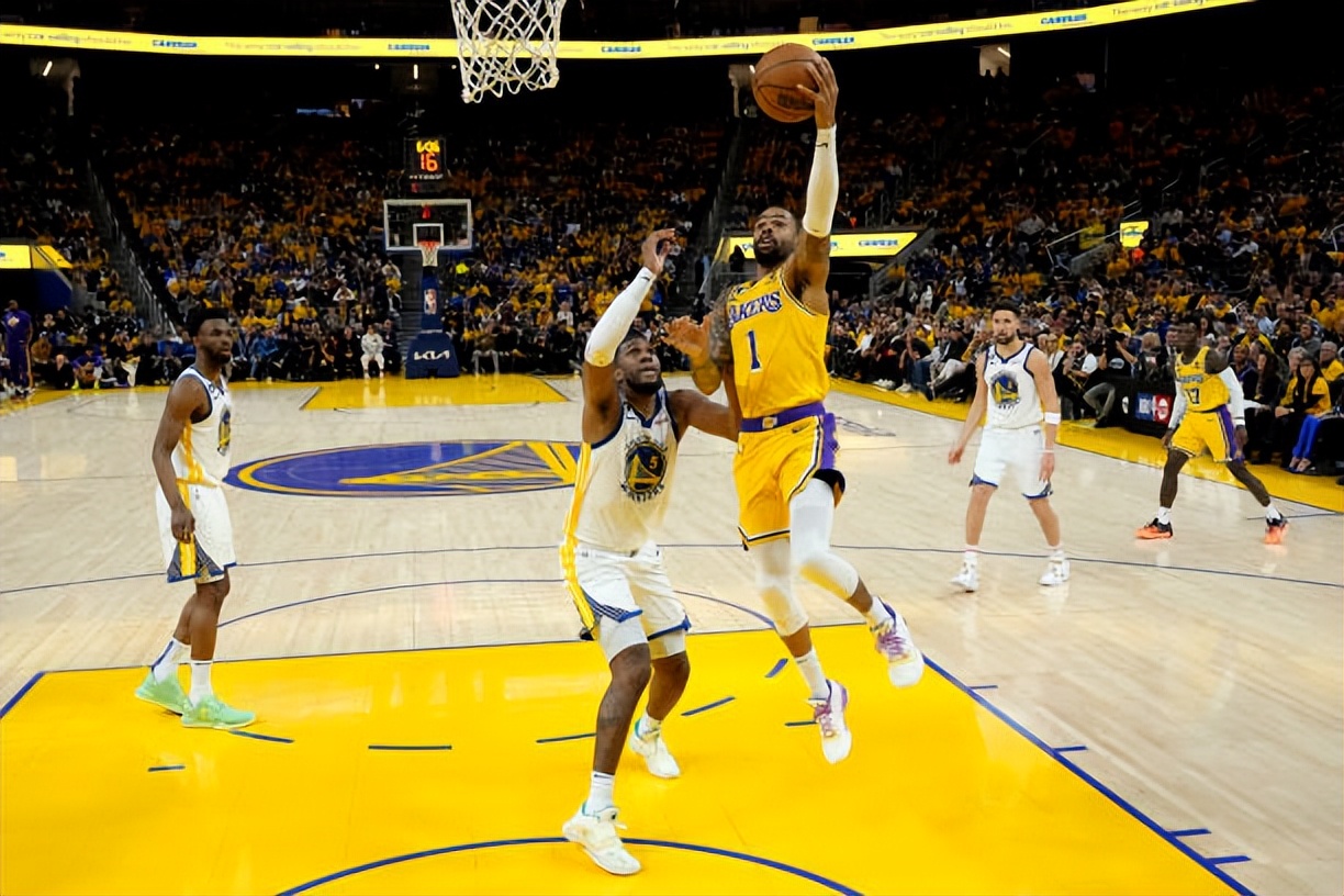 湖人后卫状态回勇,球队获胜在望 湖人后卫状态回勇,球队获胜在望