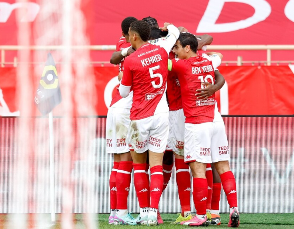 包含里昂取胜摩纳哥，积分榜上升的词条