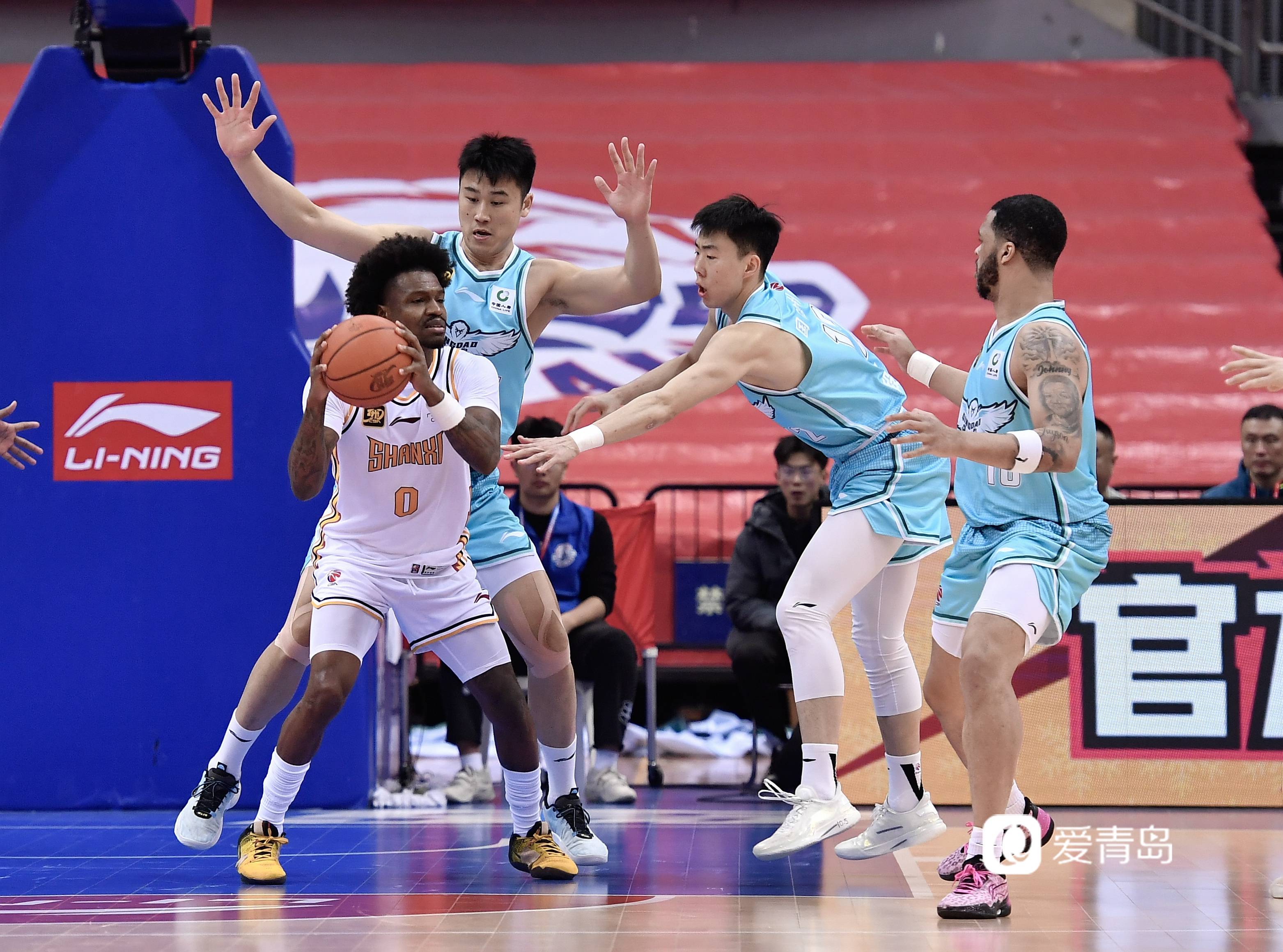 青岛男篮冲刺全力，迎战决赛挑战！