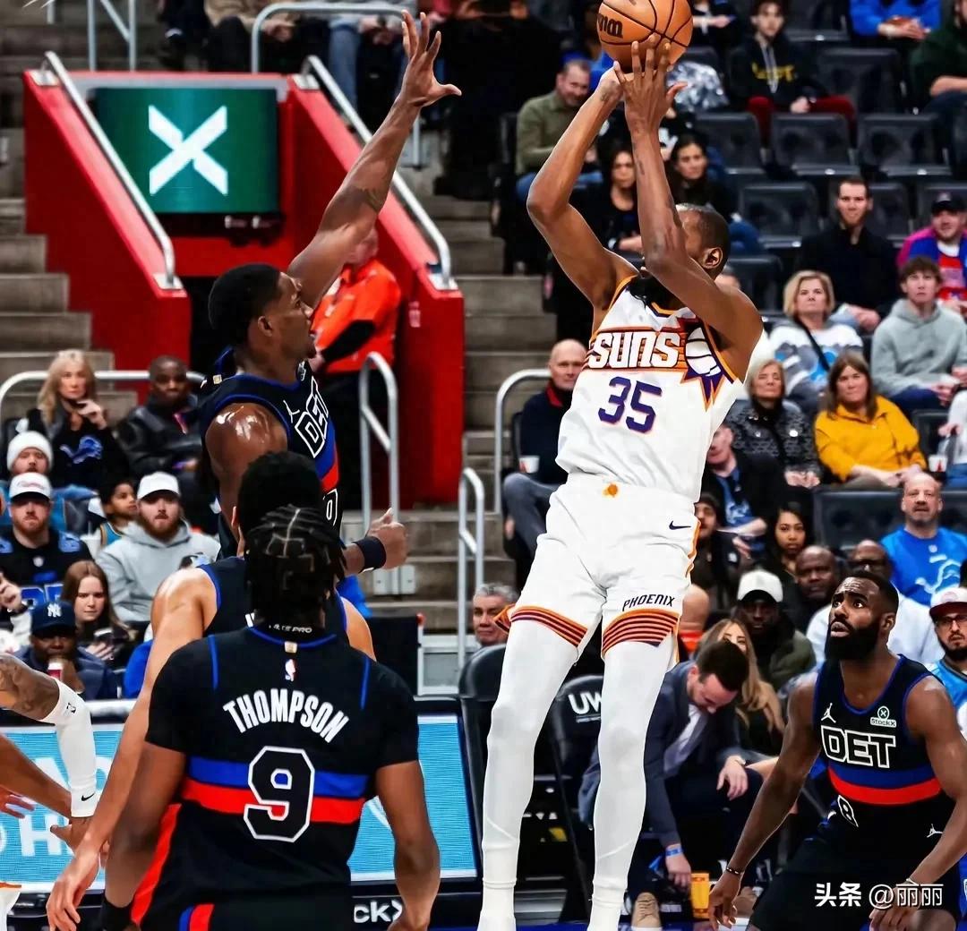 太阳防守稳固表现出色,备战下一场比赛 太阳防守稳固表现出色,备战下一场比赛