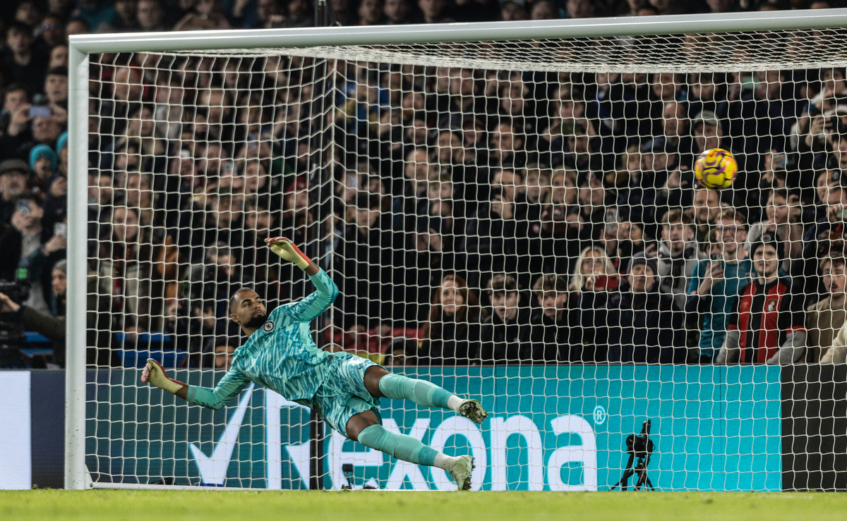 瓦朗谢纳客场击败梅斯，取得宝贵三分