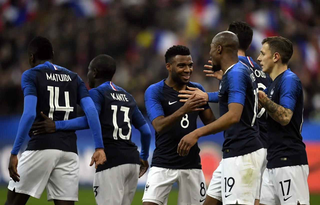 法国队新生代球员展现出色表现,引发关注 法国队新生代球员展现出色表现,引发关注