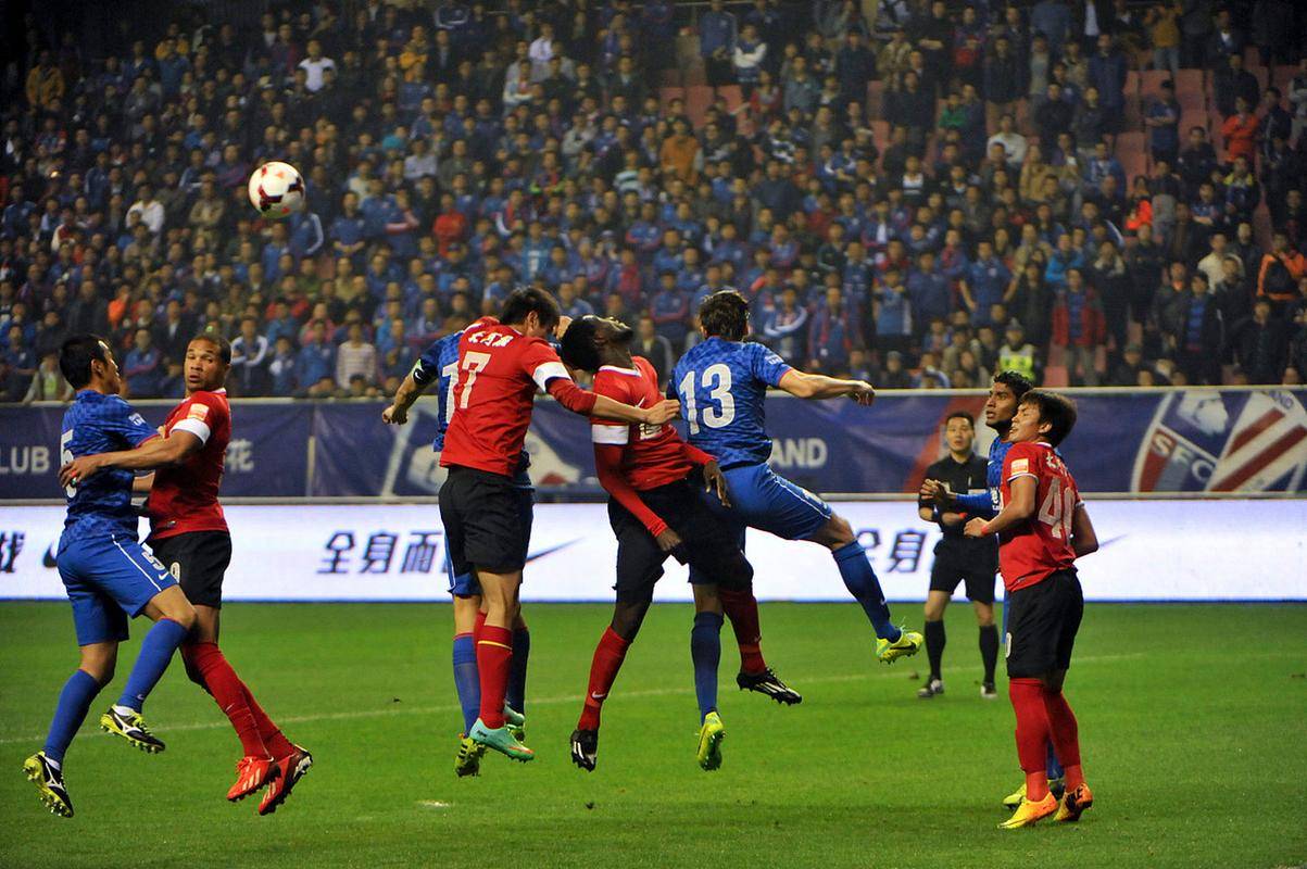 昂热球队战胜强敌,获得胜利 昂热球队战胜强敌,获得胜利