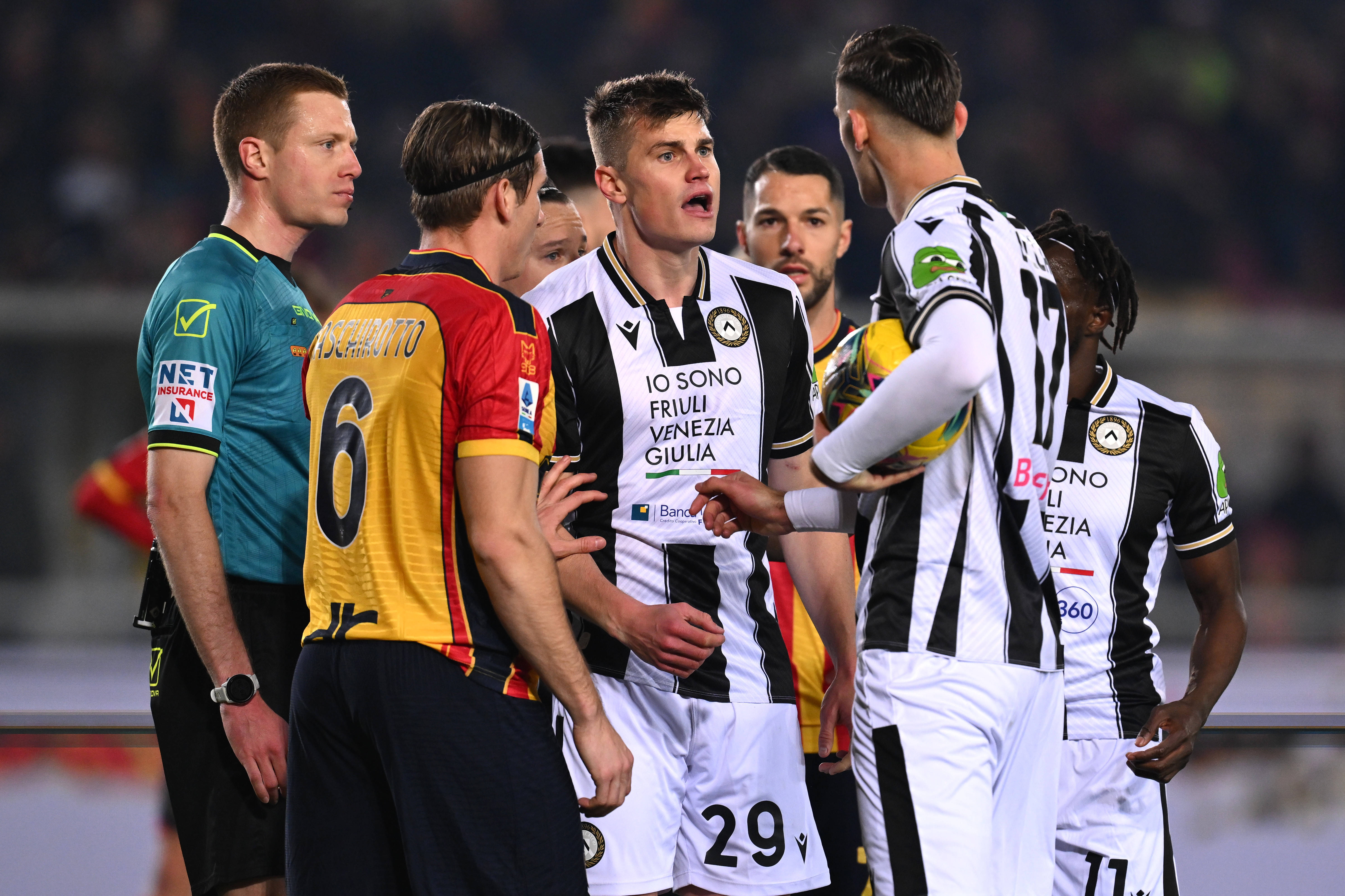 佛罗伦萨客场力克乌迪内斯，取得胜利