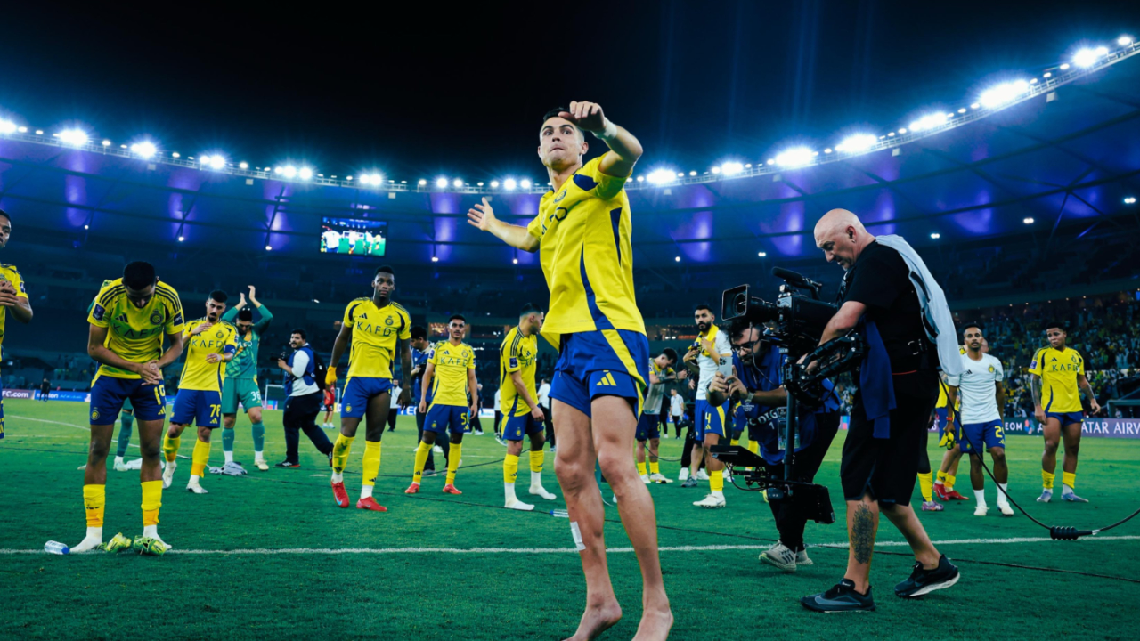 横滨水手队球员合影庆祝胜利 横滨水手队球员合影庆祝胜利