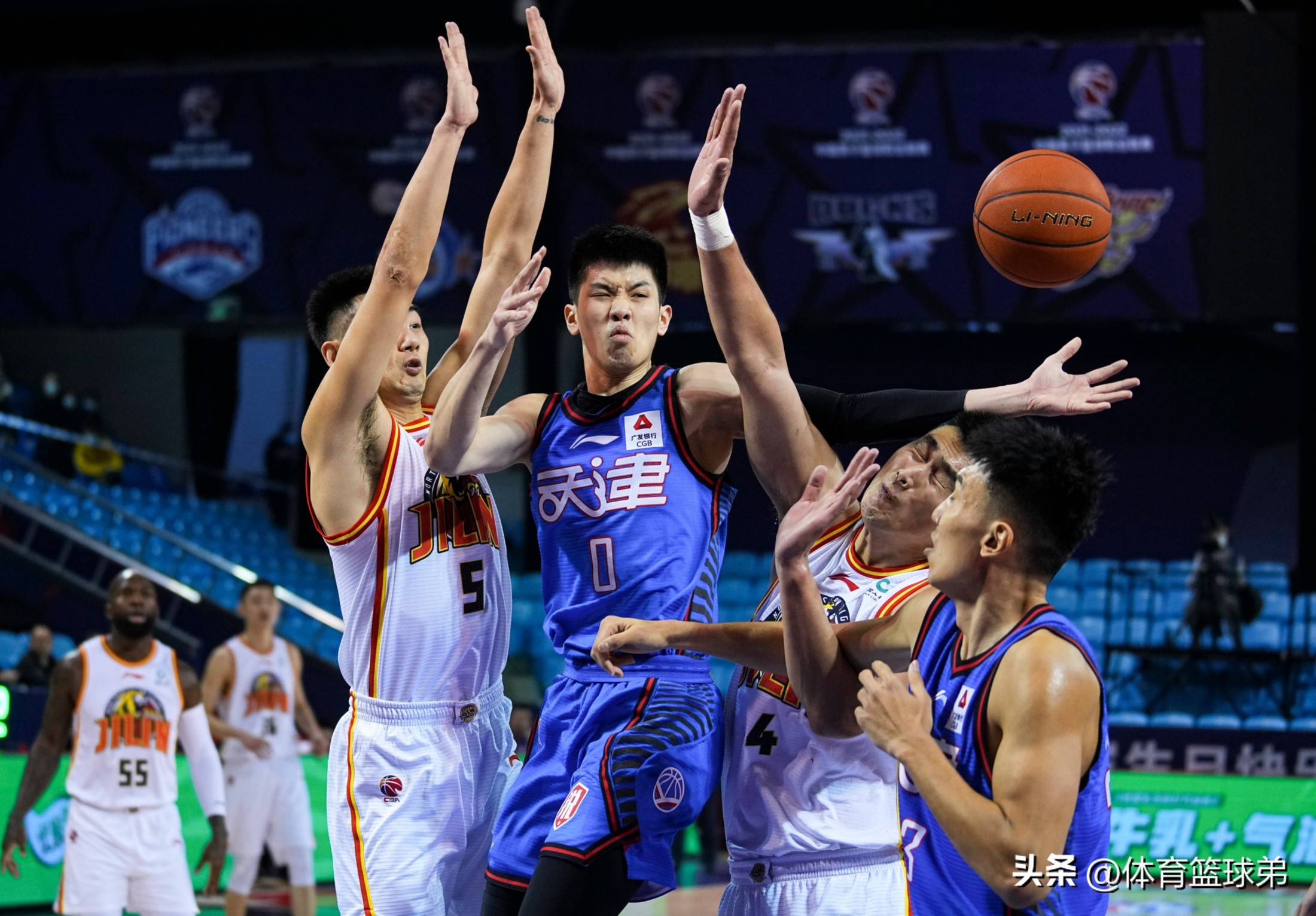 开云体育官方网站-吉林队关键时刻失误,遭遇连败