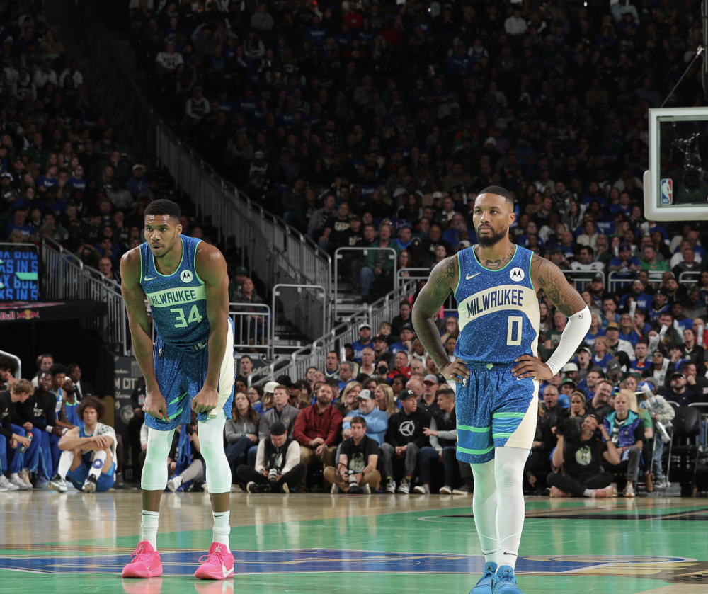 尼克斯一家人和雄鹿大战,惜败三分 尼克斯一家人和雄鹿大战,惜败三分