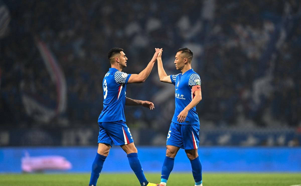 中超各队实力激斗,争夺胜利乐趣无穷 中超各队实力激斗,争夺胜利乐趣无穷