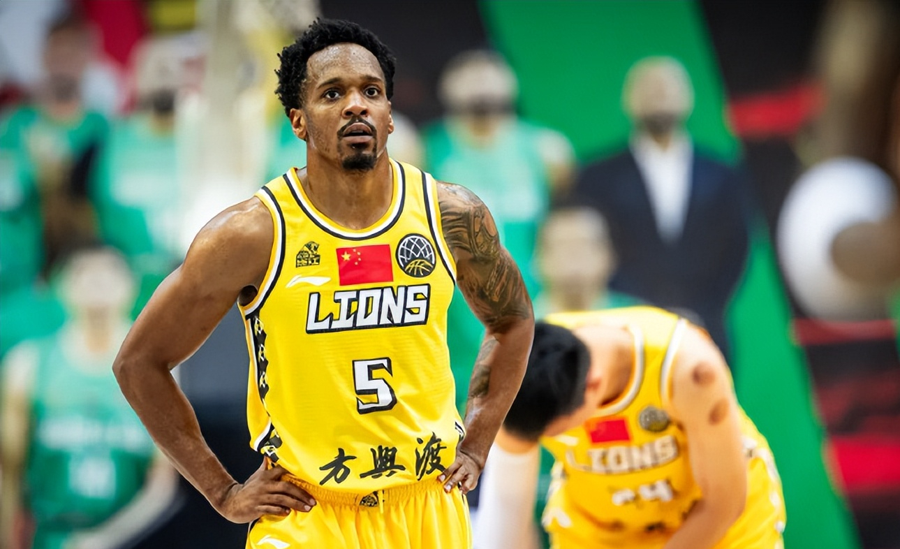 开云平台-新赛季球员表现加分,球队整体实力飙涨