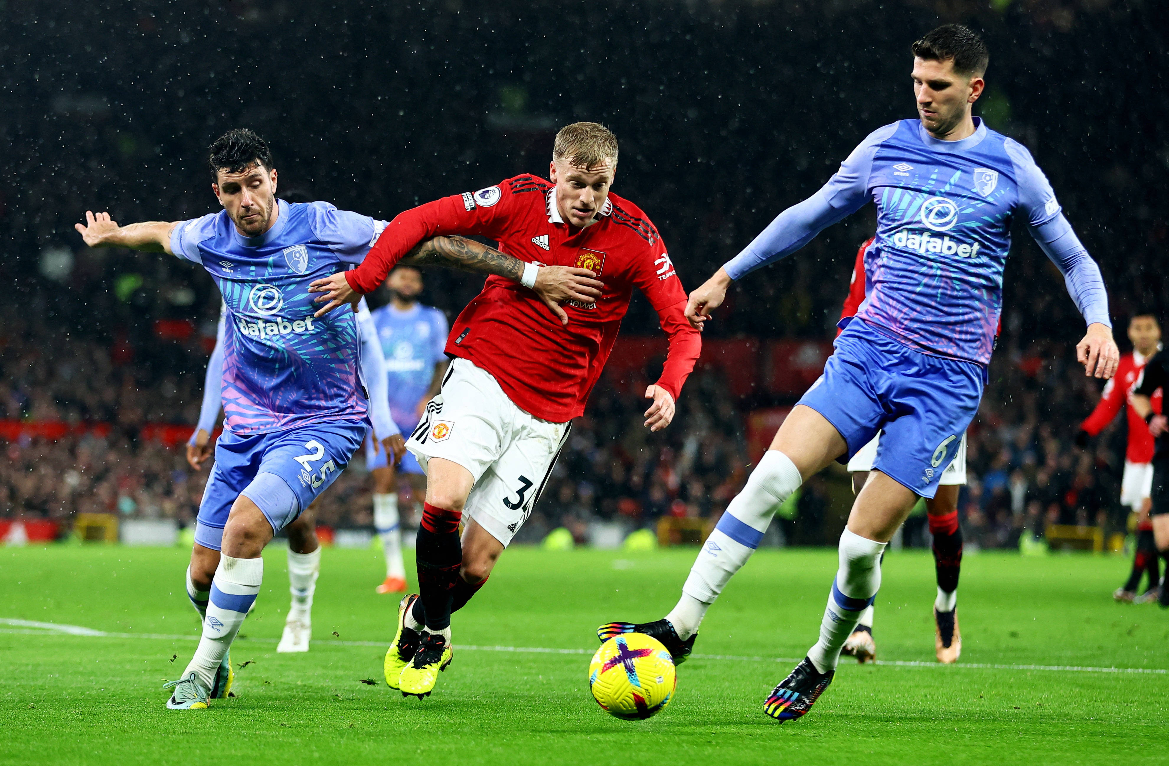 开云体育下载-双方较量激烈，胜负悬念不定