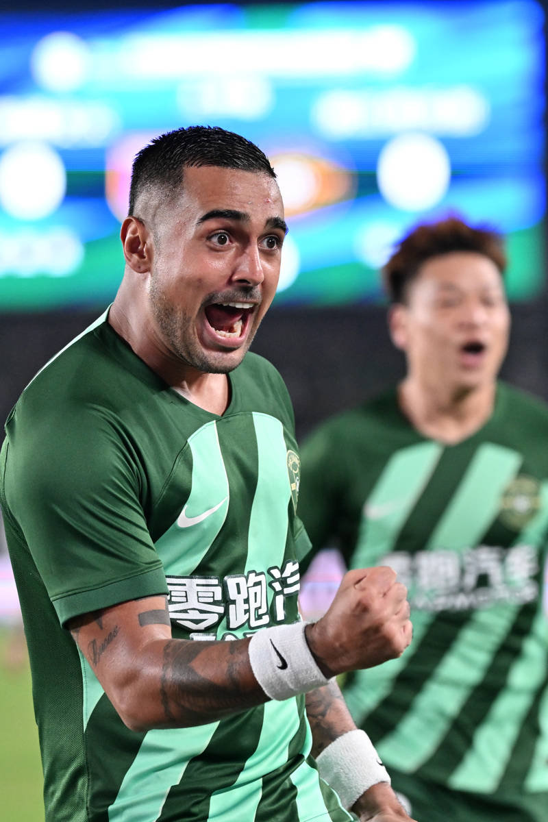 瑞典锋线射手展现极致风采赢得掌声