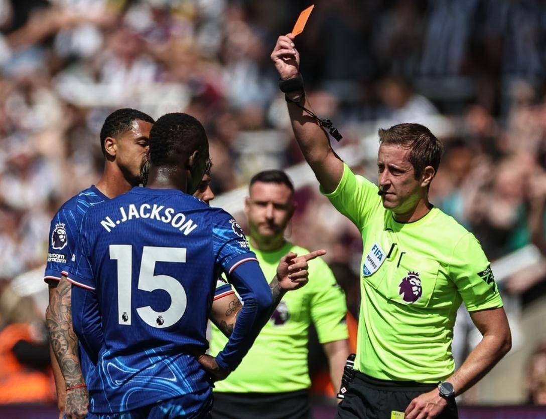 切尔西客场惨败曼城，遭遇三连败