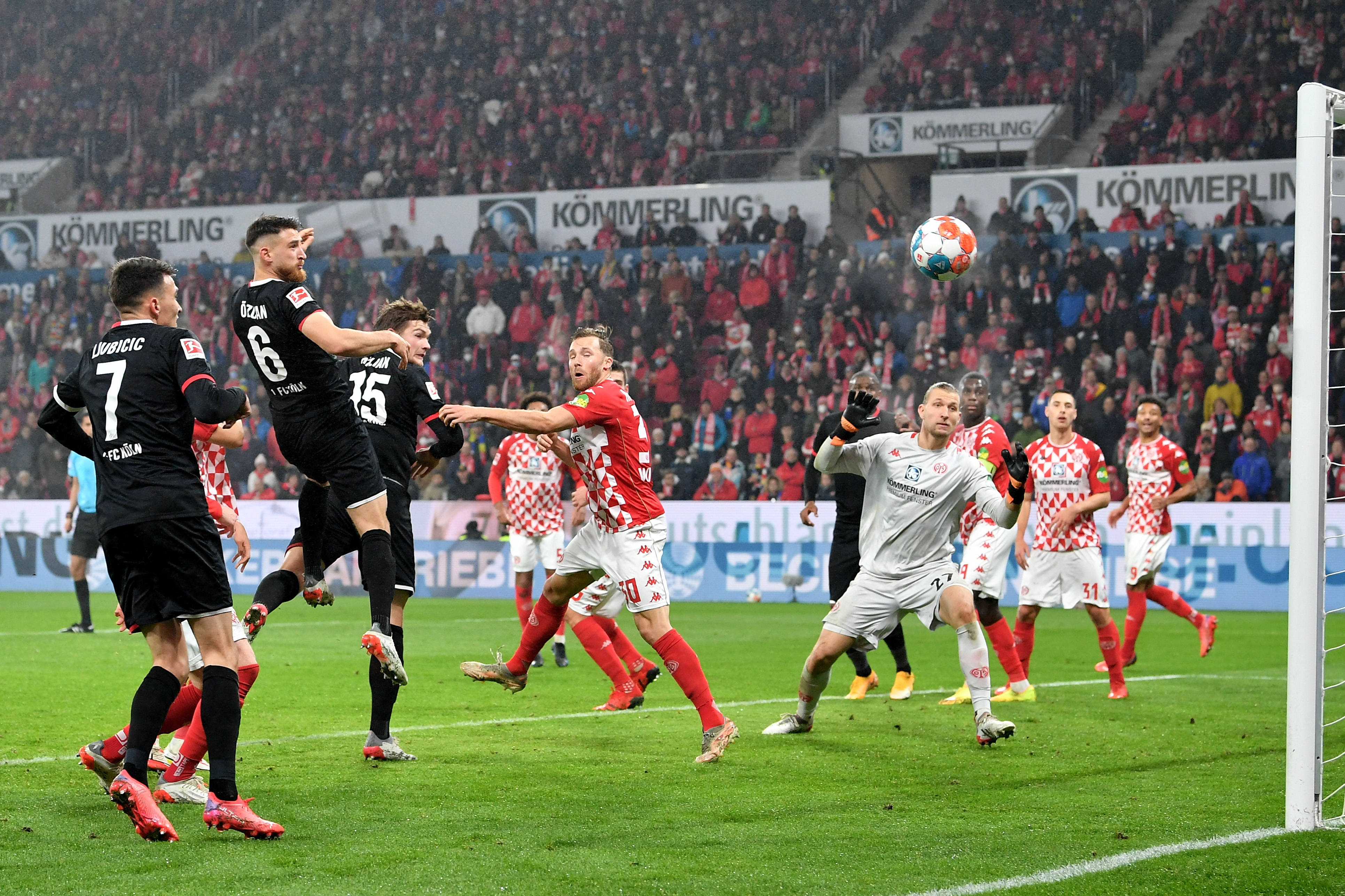 弗赖堡客场战平,保住中游位置 弗赖堡客场战平,保住中游位置