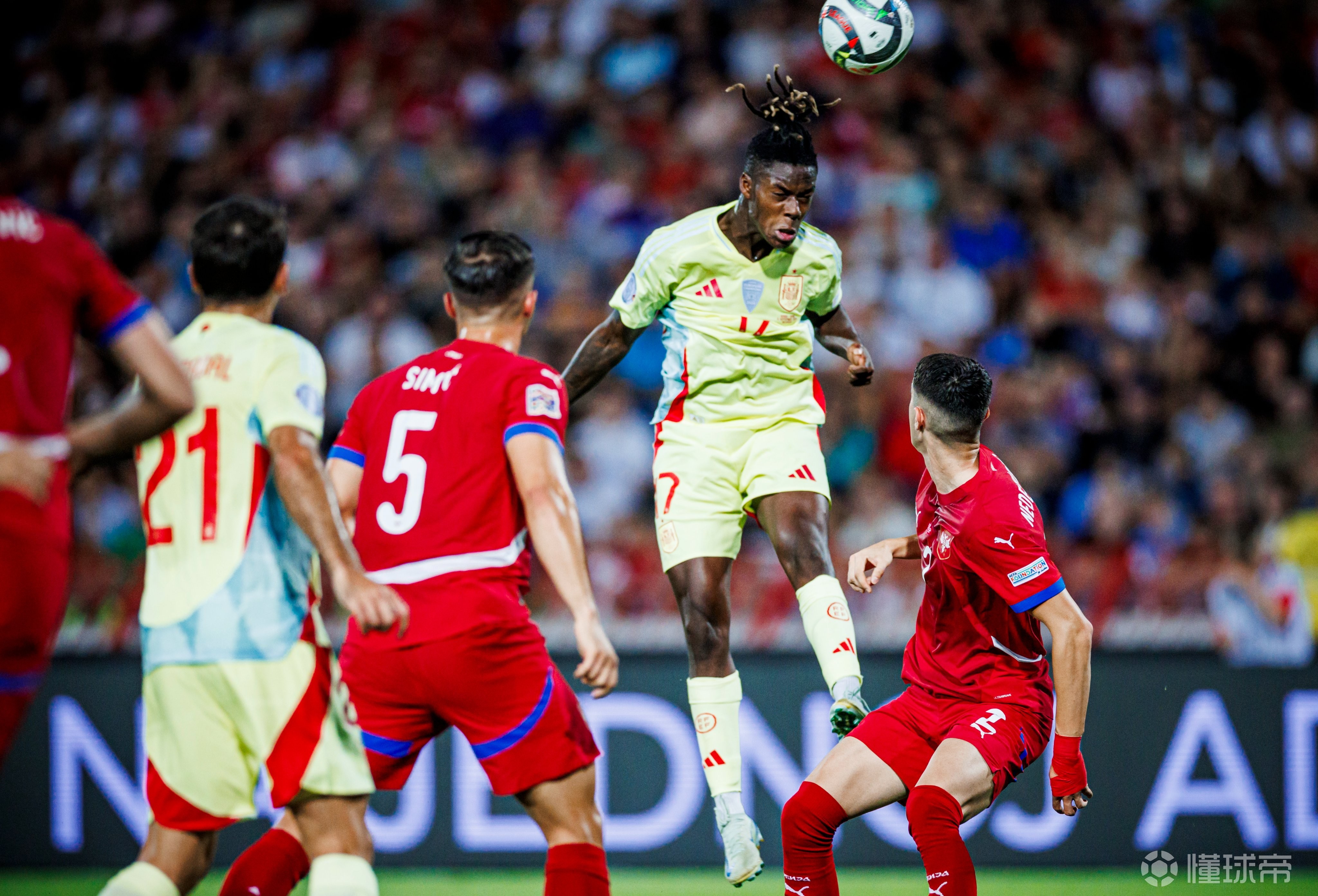 西班牙国家队晋级淘汰赛，展现实力的简单介绍