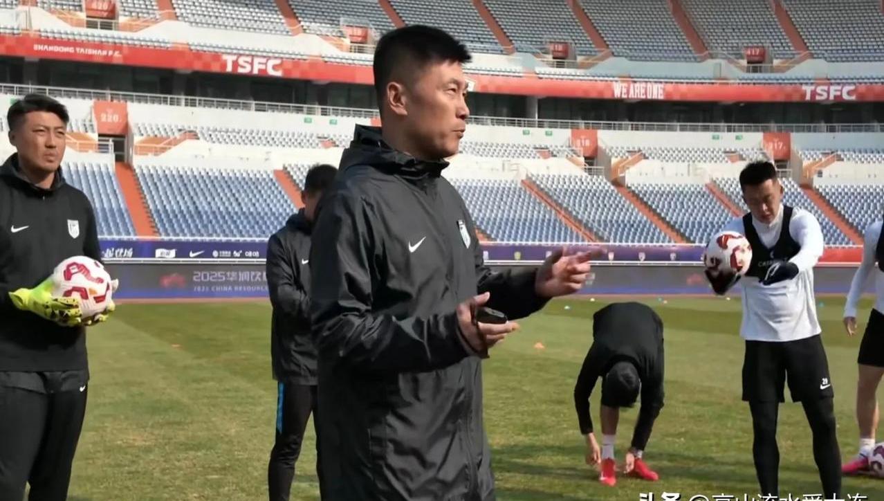 近期表现稳步上升,球队士气高涨欲夺冠 近期表现稳步上升,球队士气高涨欲夺冠