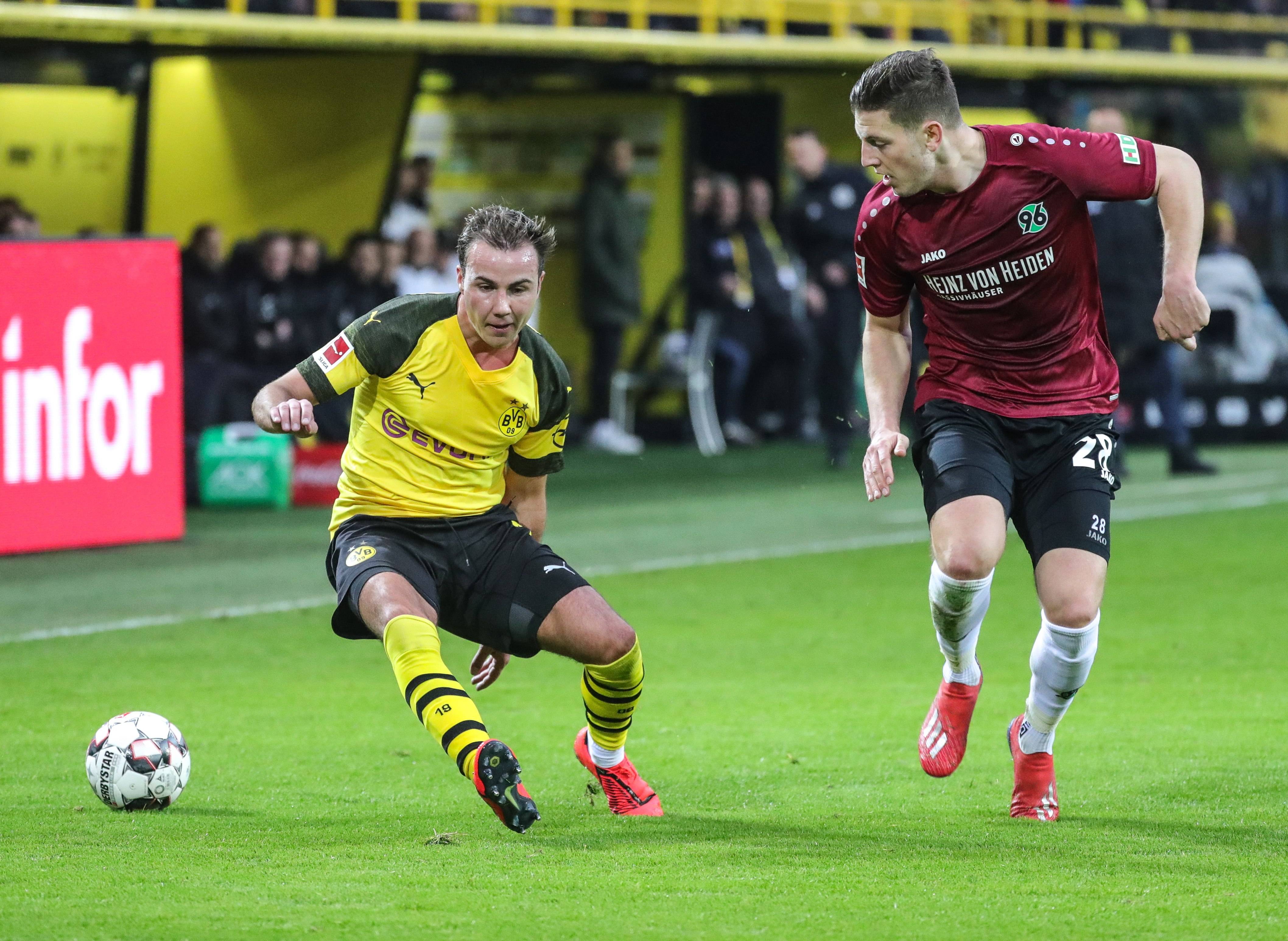 开云体育中国-关于汉堡队创造历史性胜利,球迷欢呼雀跃的信息