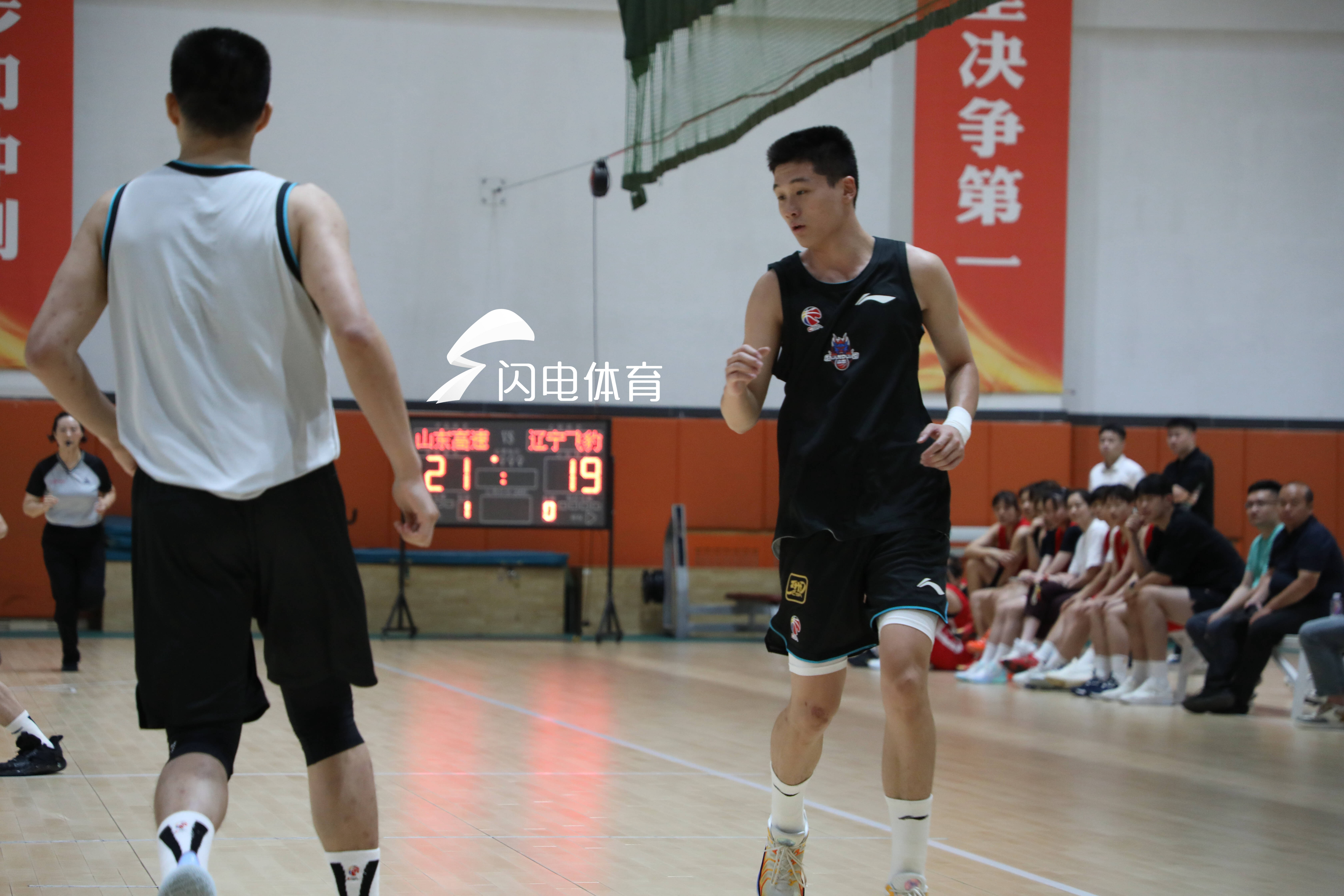 开云体育中国-主力球员受伤,山东队惜败湖南队的简单介绍