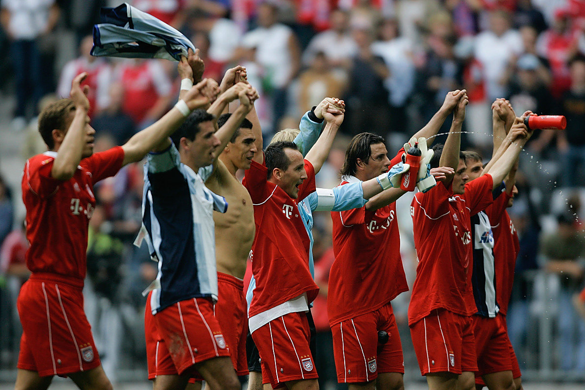 拜仁慕尼黑球员心系伤员,展现团队精神 拜仁慕尼黑球员心系伤员,展现团队精神