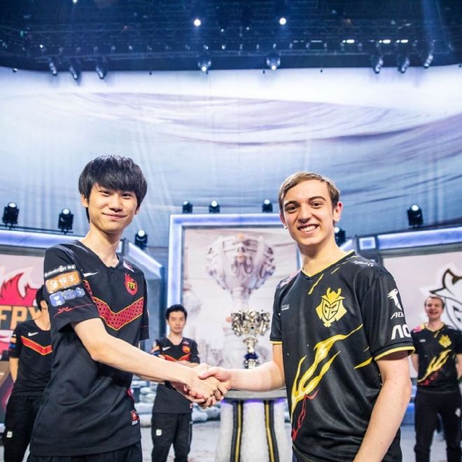 开云体育app-包含DFM轻取G2，Doinb团战一打五宿敌对决小组赛，引爆全场热议的词条