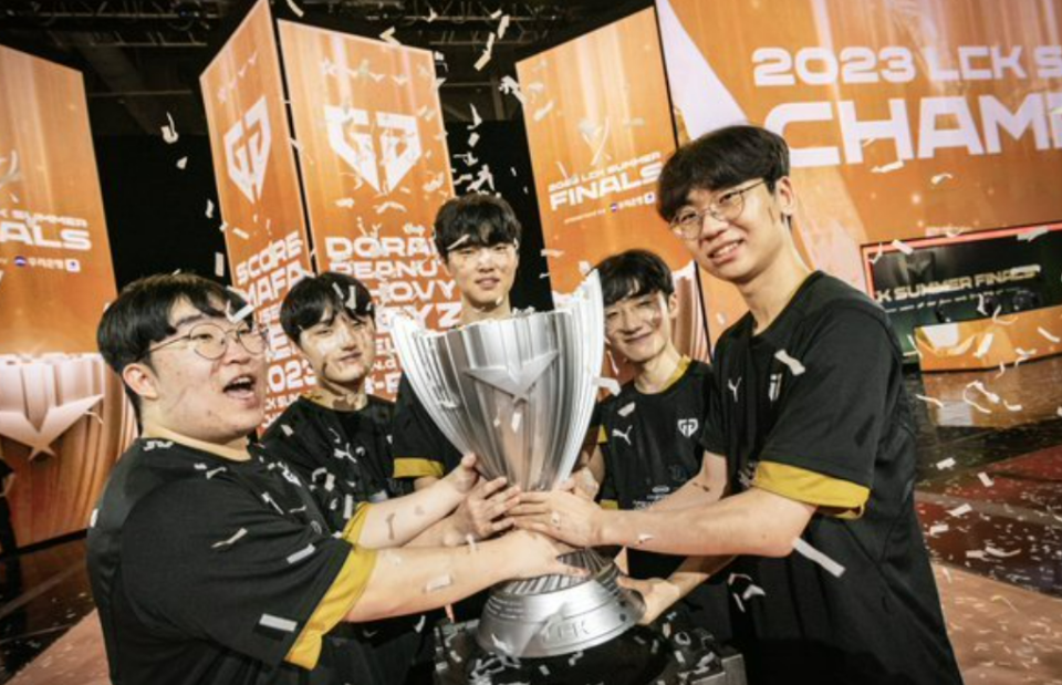 开云APP-GEN力克BLG,Zeus单局斩获MVP顶尖较量成都决赛之夜,留下经典瞬间的简单介绍