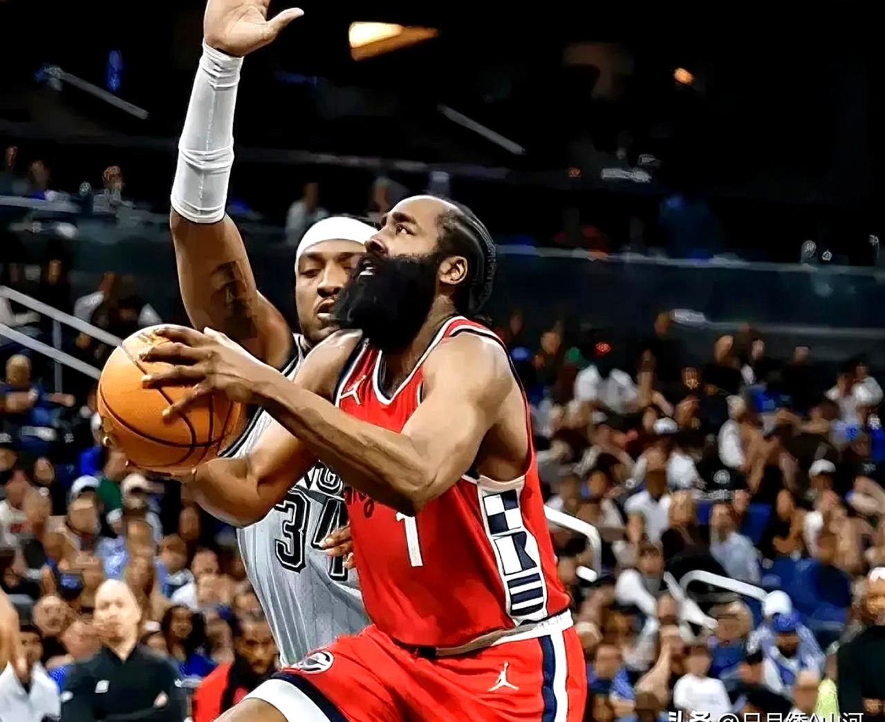 火箭反败为胜,哈登高光时刻 火箭反败为胜,哈登高光时刻