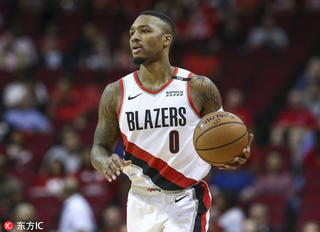 开云体育官方网站-开拓者客场胜马刺,利拉德发挥出色攻下25分