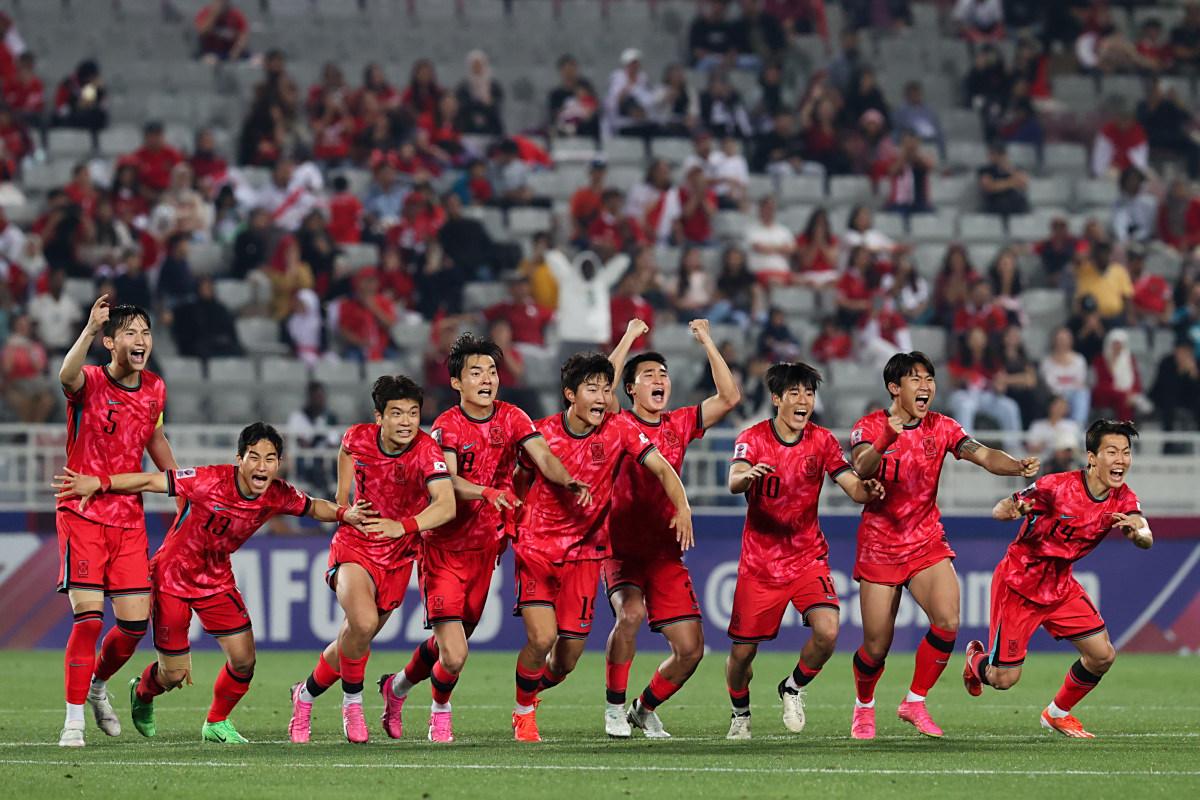 开云APP-包含国际足球赛场上球队实力公认，表现惊艳赢得关注的词条