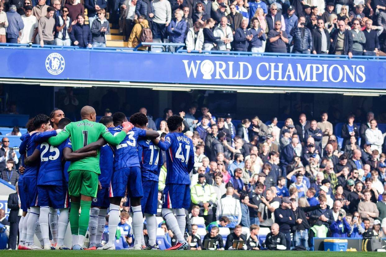 开云APP-英超赛场惊现逆转,强队出局分外狼狈