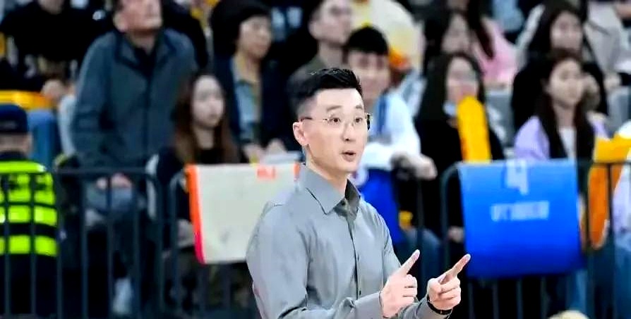 开云平台-新疆男篮主场惨败,球迷纷纷表示失望的简单介绍