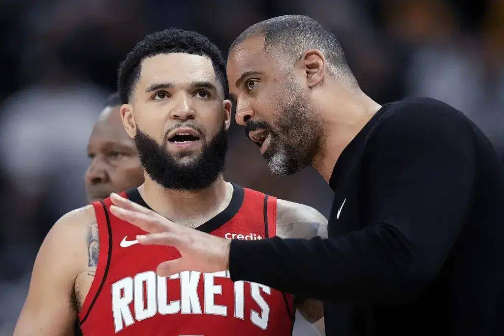 火箭不敌森林狼,遭遇两连败 火箭不敌森林狼,遭遇两连败