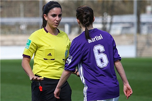 开云体育入口-不莱梅球员私下争吵,影响团队合作