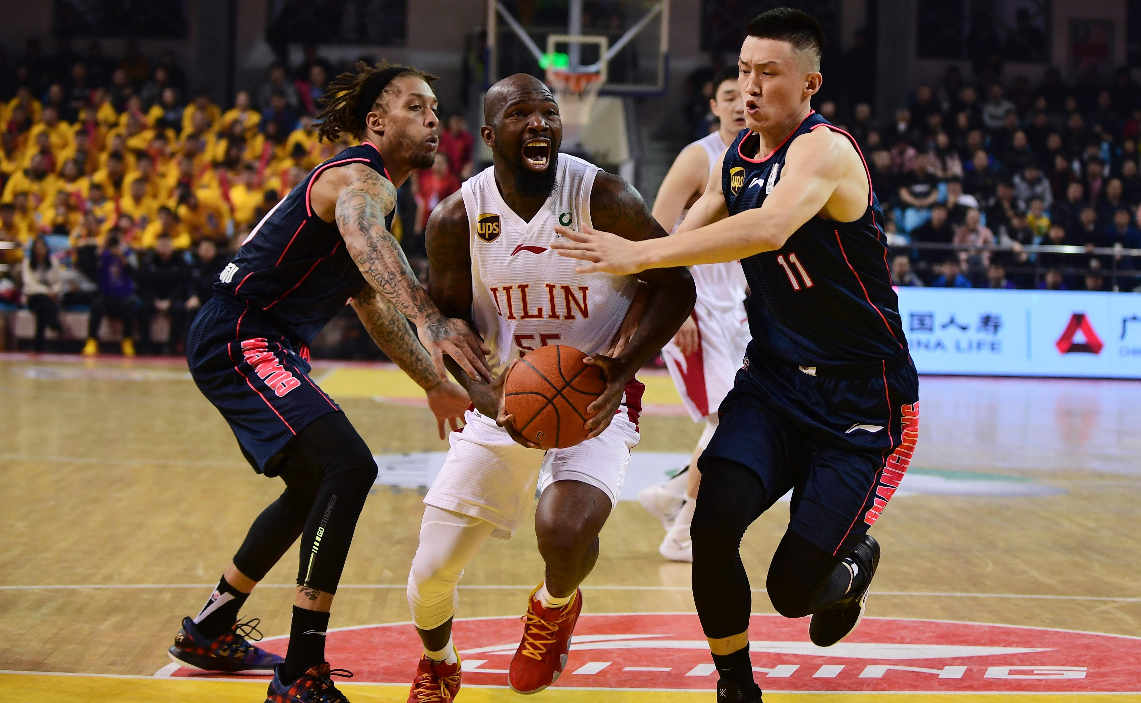 关于完整报道本赛季男篮职业联赛的竞争激烈的信息